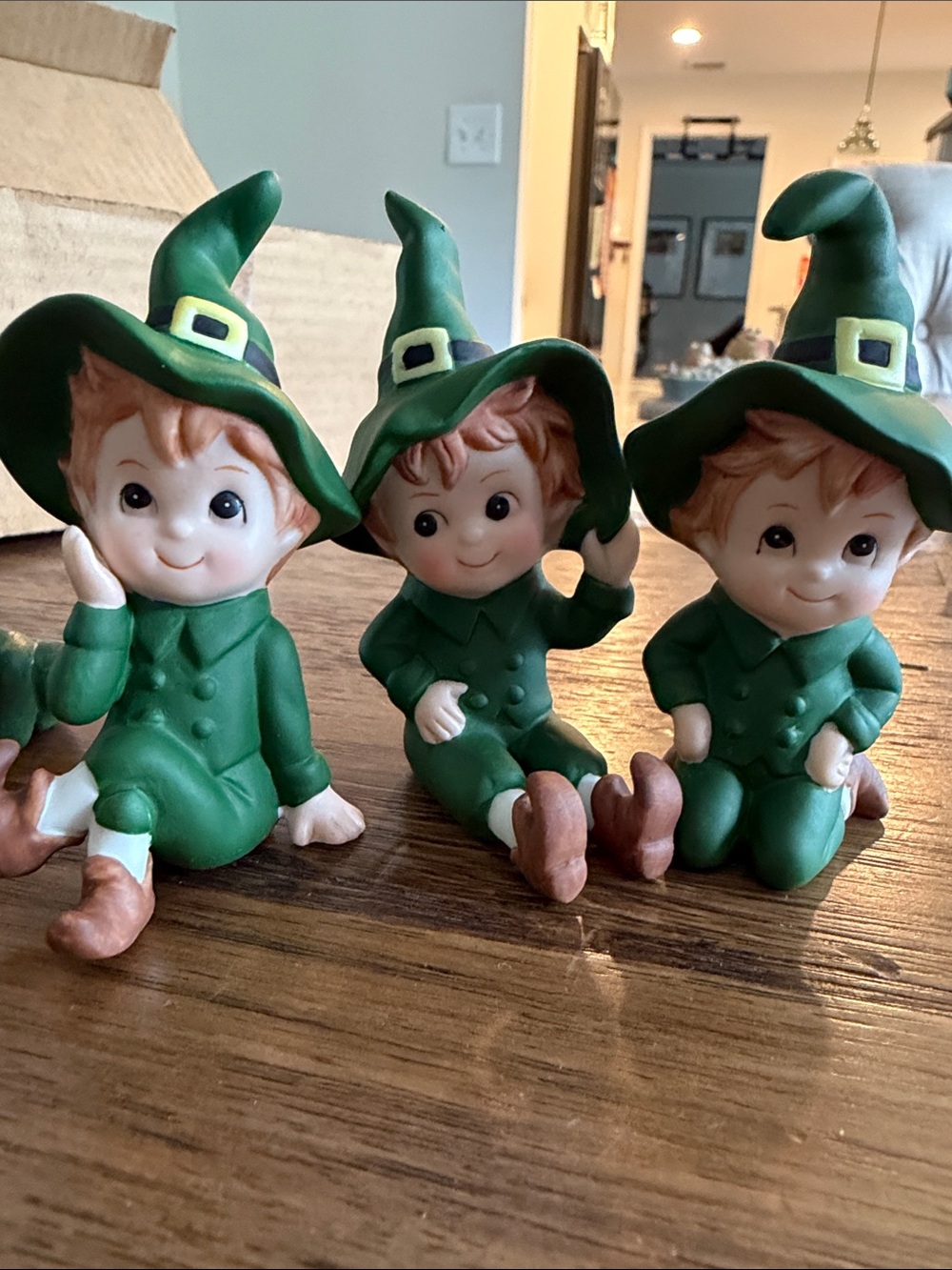 Vintage Lefton St. Patrick’s Day Leprechaun Figurines Set of 5 w/ Box 1990 - Picture 6 of 9